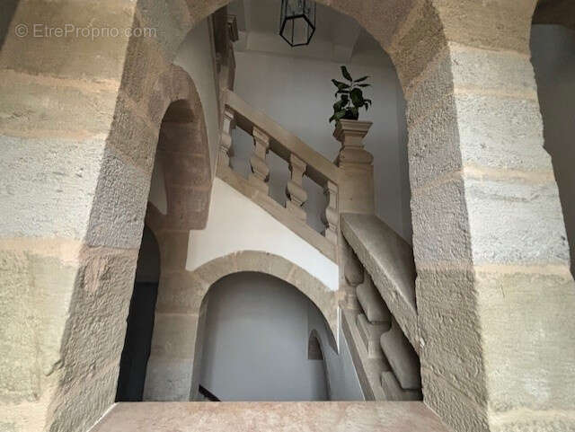 Autun, en plein centre, maison de ville sur cour, 3 chambres, garage, et grande terrasse. - photo 13