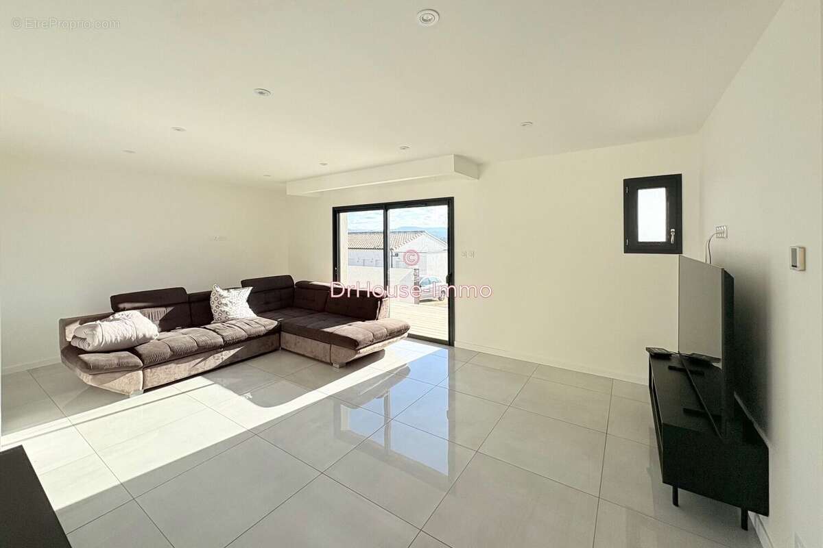 Maison à COUFFOULENS