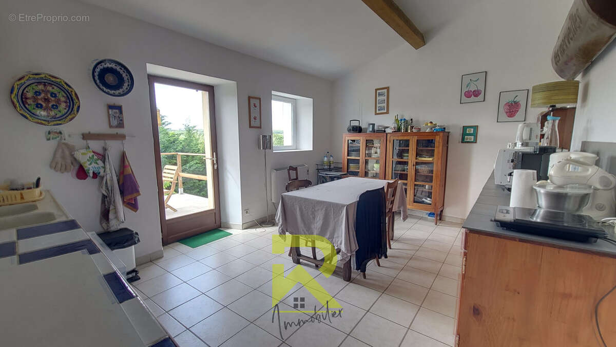 Maison à PEYREFITTE-SUR-L'HERS