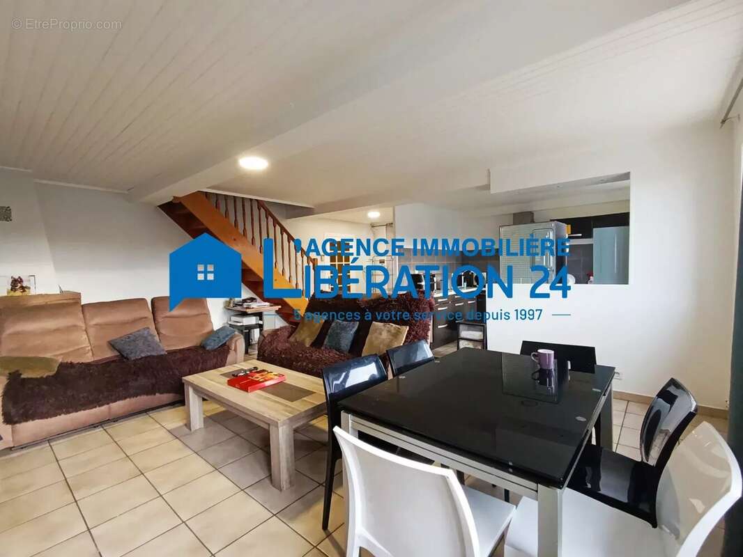 Appartement à SAINT-GENEST-LERPT