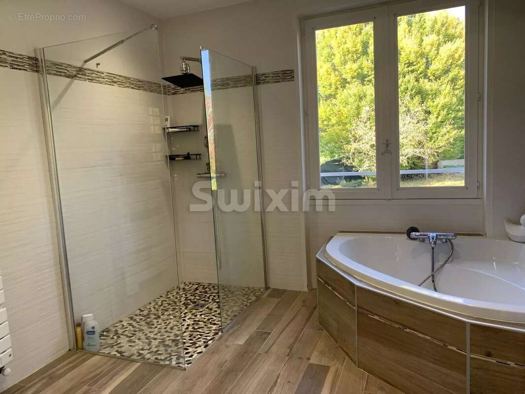 Maison à CHARNAY-LES-MACON