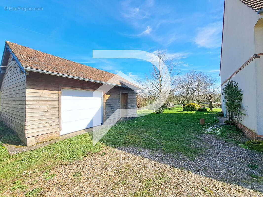 Maison à ONS-EN-BRAY