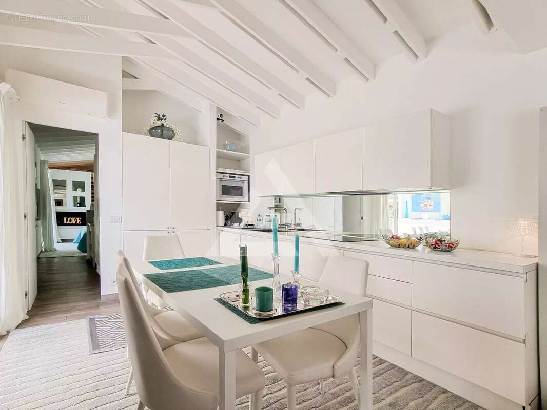 Appartement à EZE