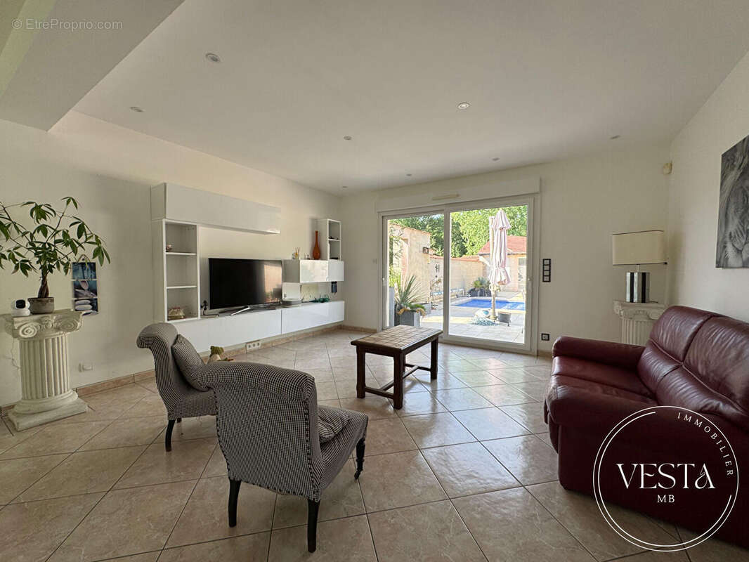 Maison à MIREBEAU-SUR-BEZE