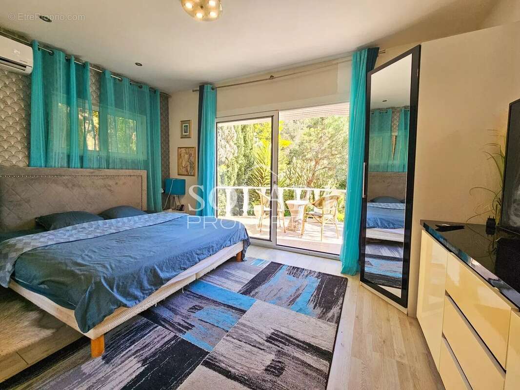 Maison à MANDELIEU-LA-NAPOULE