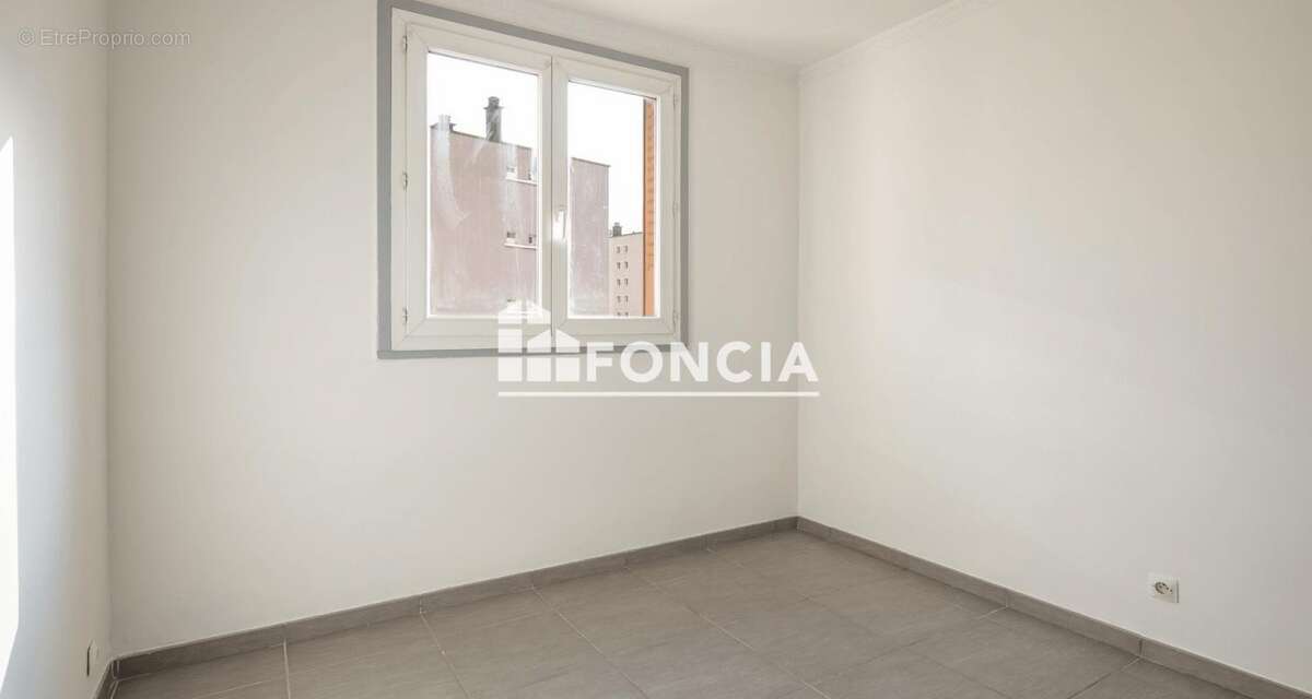 Appartement à FONTAINE