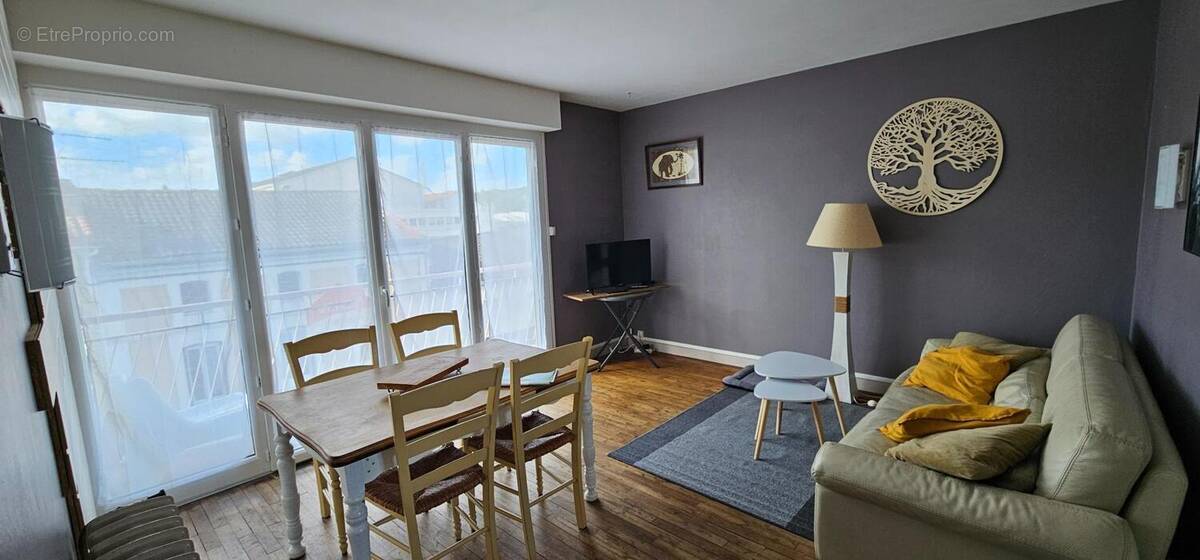 Photo 1 - Appartement à RUELLE-SUR-TOUVRE
