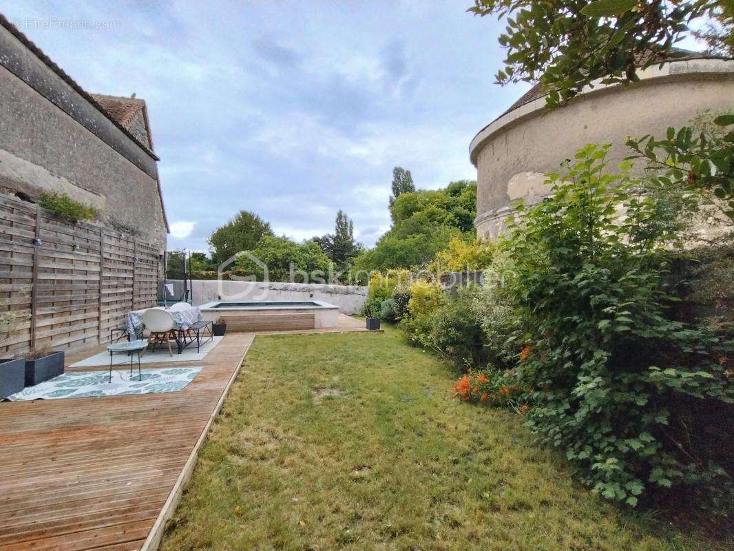 Maison à SAINTE-MAURE-DE-TOURAINE