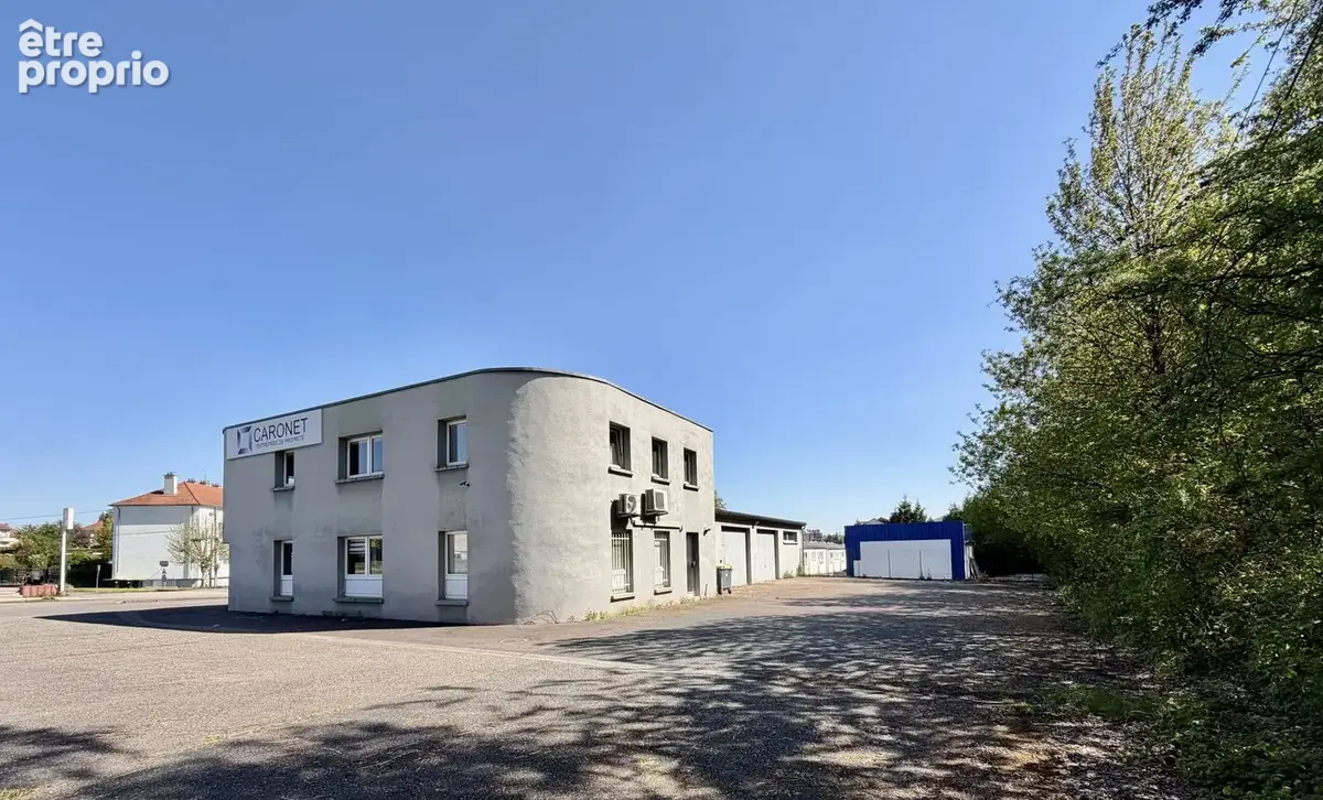 Immeuble commercial polyvalent aux portes de la frontière. - photo 13