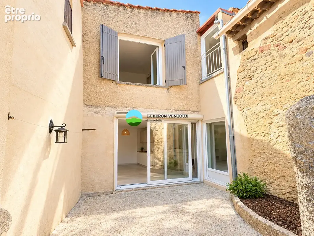 Maison à ENTRAIGUES-SUR-LA-SORGUE