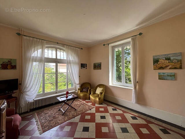 Maison à CHARBONNIERES-LES-BAINS