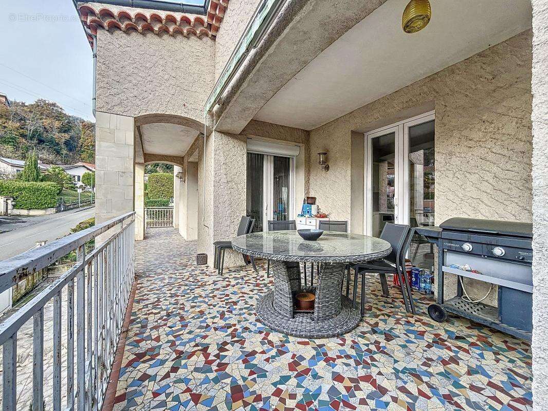 Maison à SAINT-JEAN-DE-MUZOLS