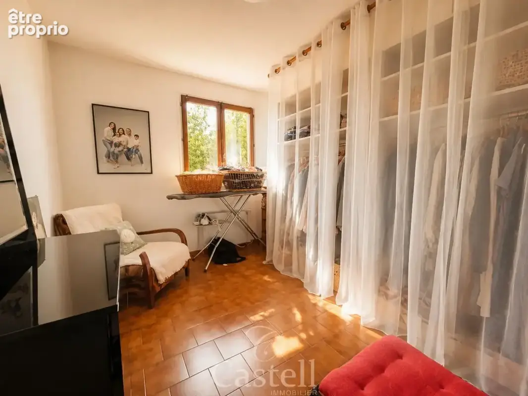 Agde  Maison T6 d'environ 110 m² sur une parcelle de 400 m² avec piscine et garage - photo 11