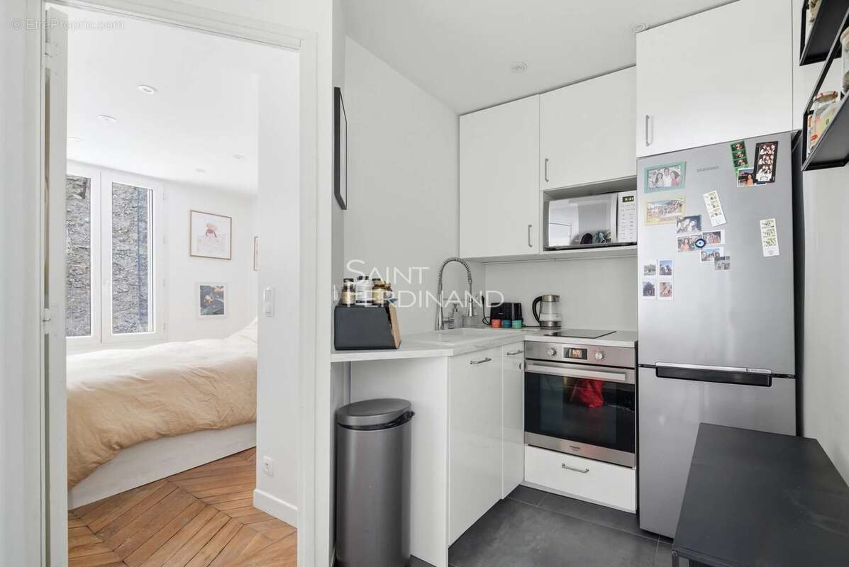 Appartement à PARIS-17E