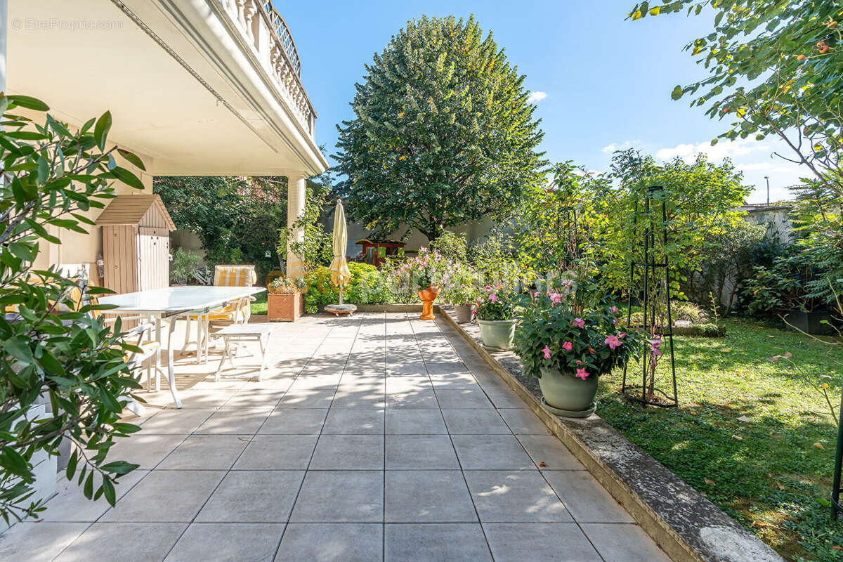 Appartement à SAINT-MAUR-DES-FOSSES