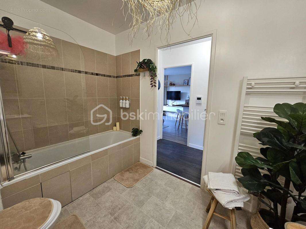Appartement F2 44m² à 300m du RER DPE C balcon OUEST parking - photo 13