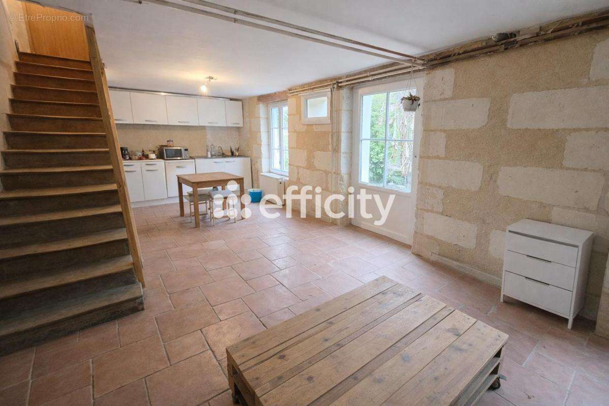 Maison à NEUILLE-PONT-PIERRE