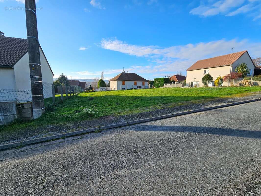 Terrain à MARSAC