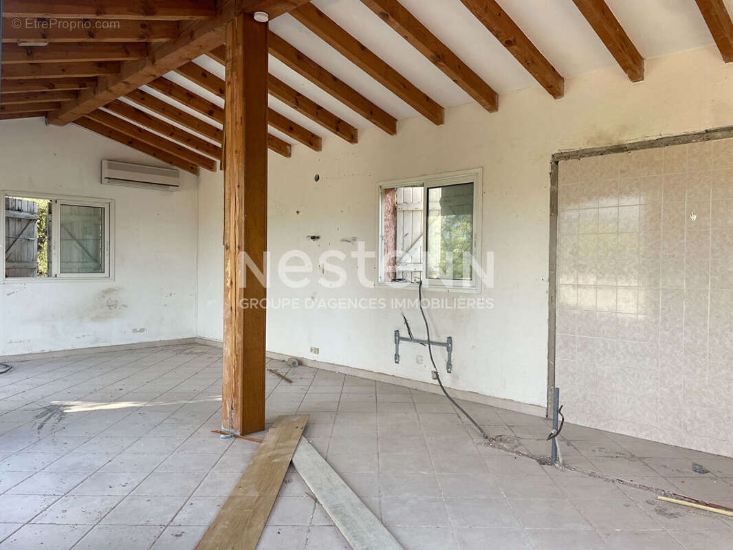 Pinarello : Villa à réinventer à 500 m de la plage - photo 7