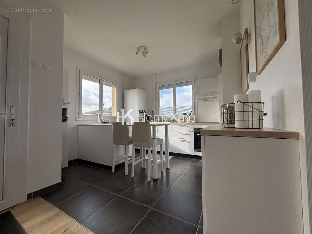 Appartement à BEAUZELLE