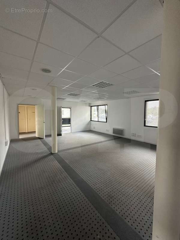 Commerce à PLOUFRAGAN