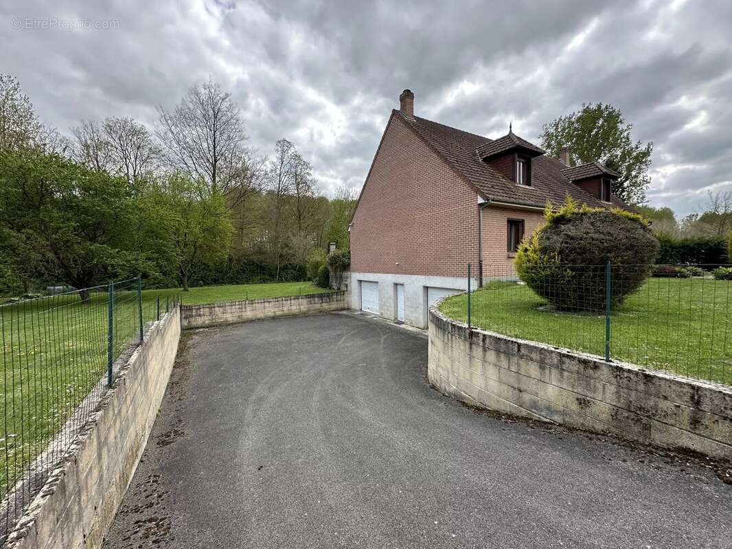 Maison à HANGARD