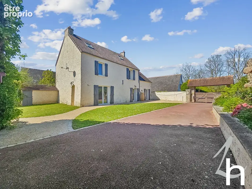 Maison ancienne - 5 chambres - grand garage -  annexes - terrain - photo 13