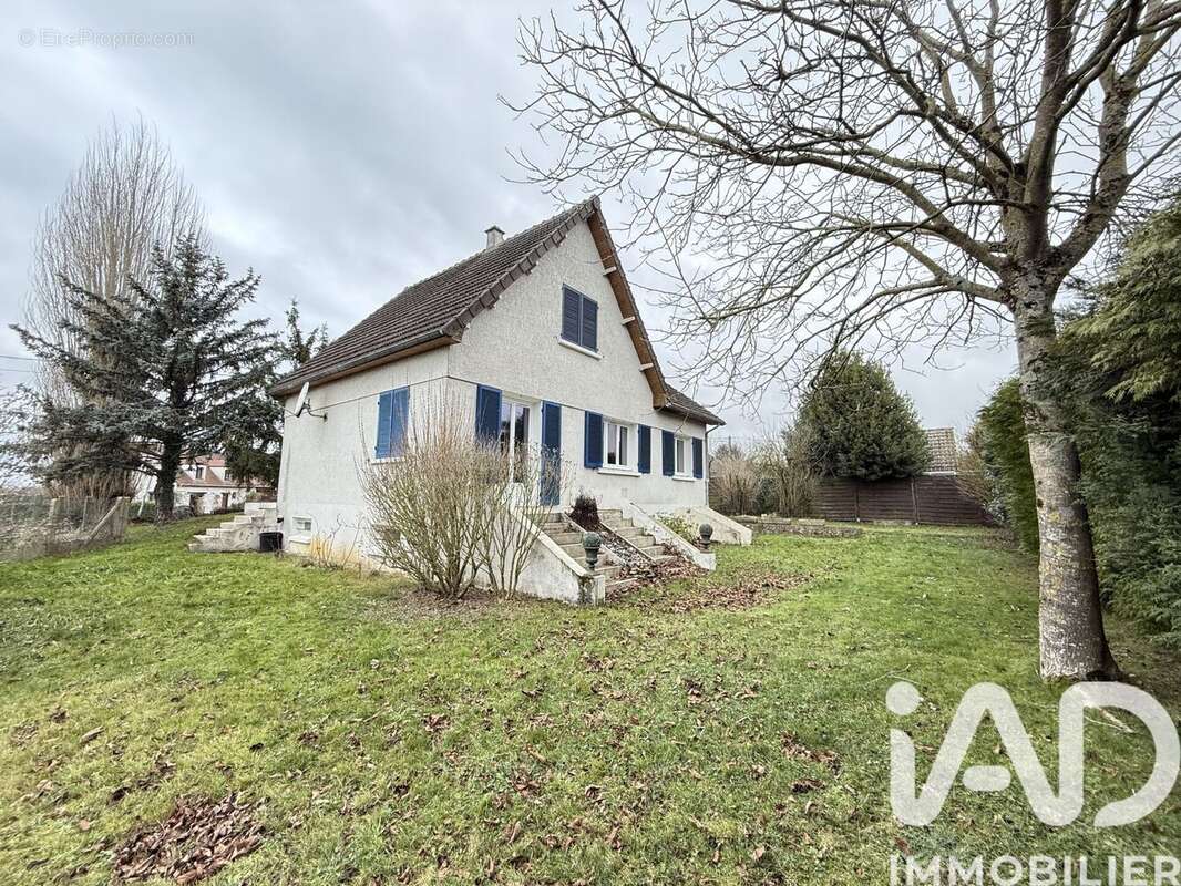 Photo 2 - Maison à CRECY-LA-CHAPELLE