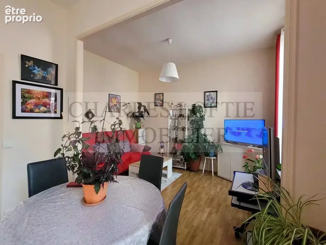 Immeuble de 3 logements, dépendances et jardin à Cahors. - photo 12