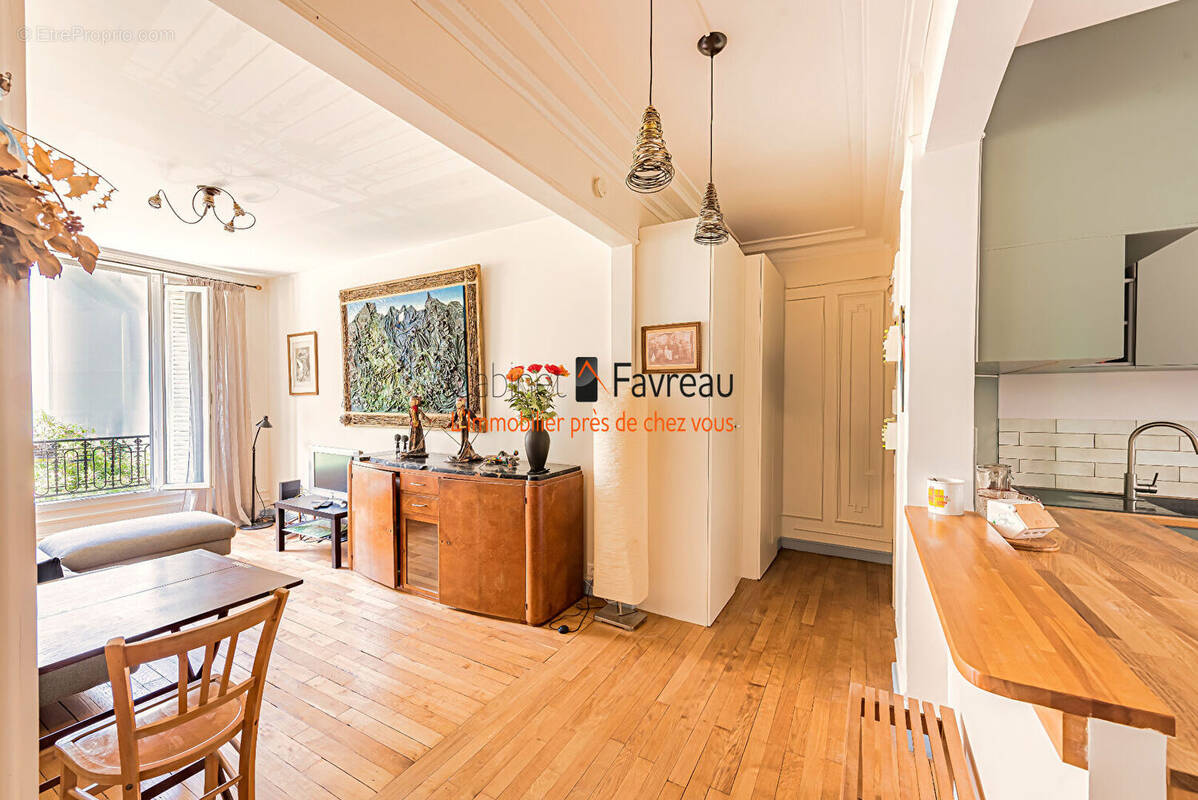 Appartement à PARIS-10E