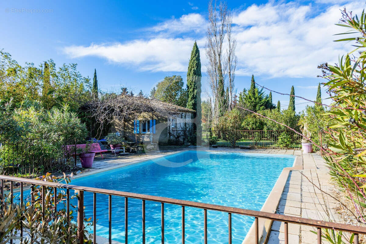 Maison à L'ISLE-SUR-LA-SORGUE