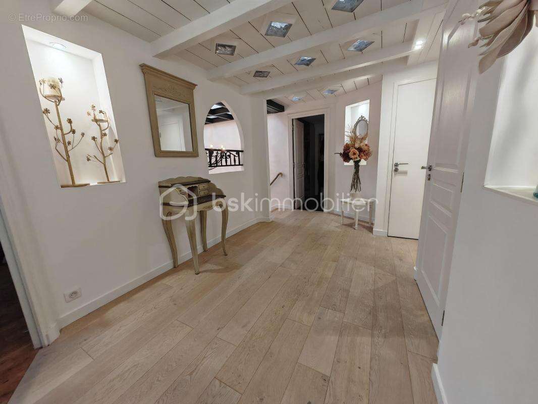 A les arcs-sur-argens (83460) – maison de village d'exception avec piscine, garage et jardinet - photo 18