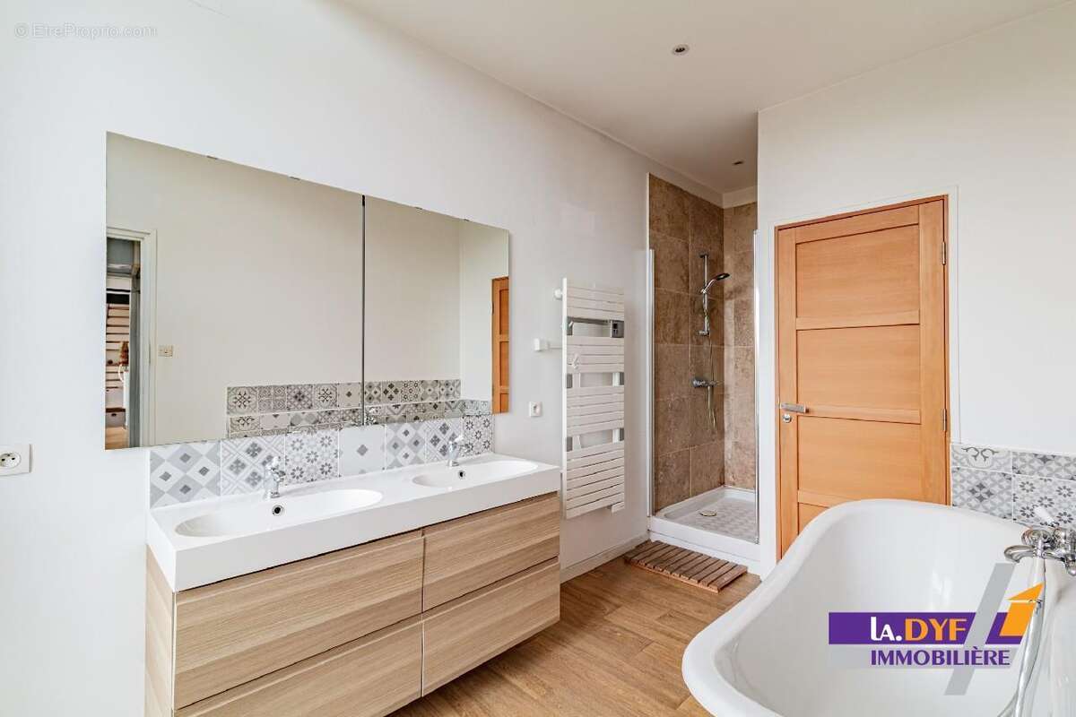 Appartement à COMPANS