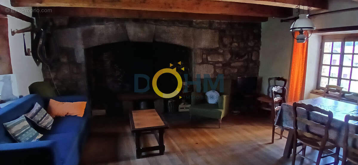 A vendre maison de bourg en pierre avec garage et jardin - photo 6