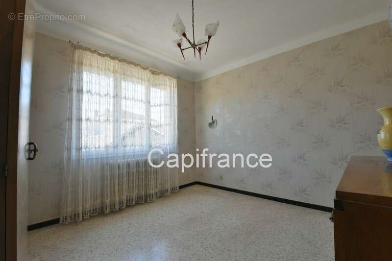 Maison à SAINT-BARTHELEMY-DE-VALS