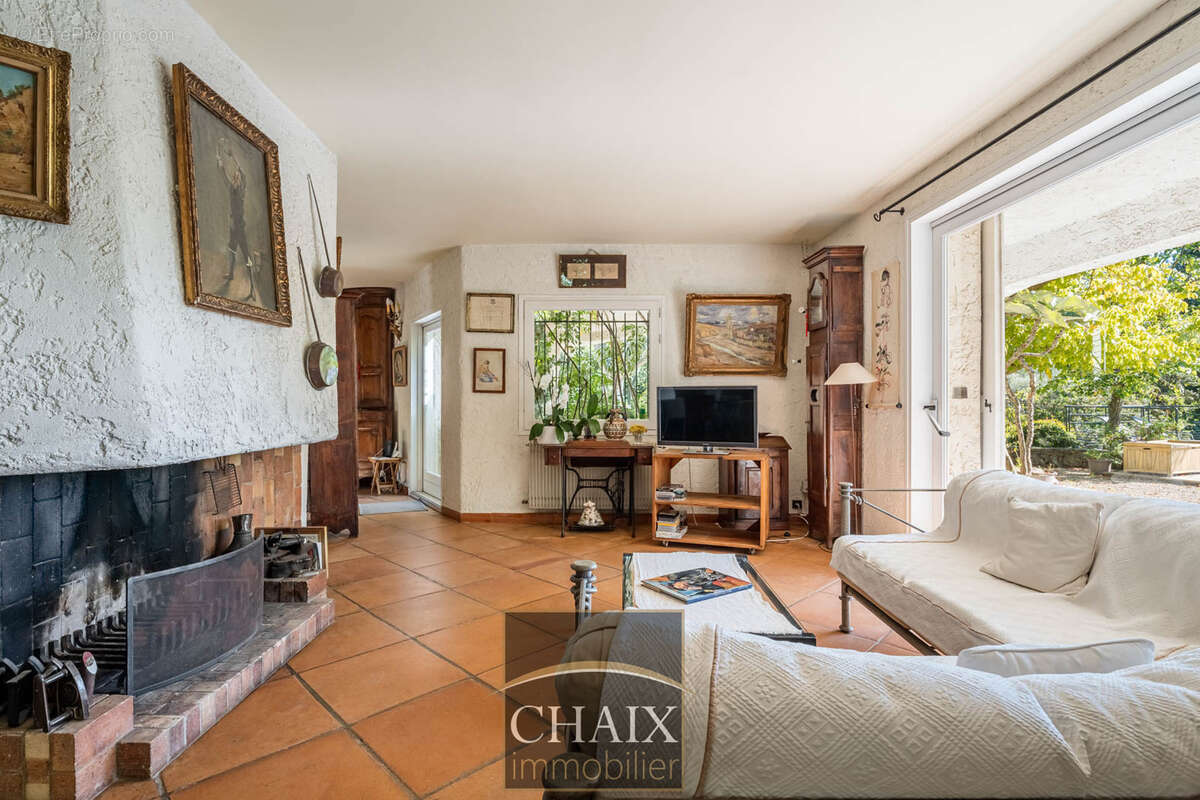 Villa d’architecte avec piscine balinaise à 1 km de la mer   Havre de paix à Sanary - photo 4