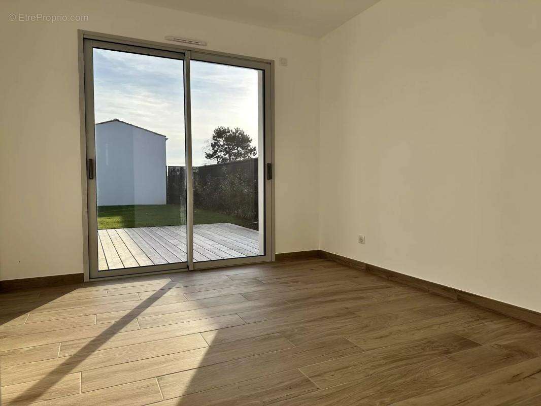 Maison à SAINTE-SOULLE