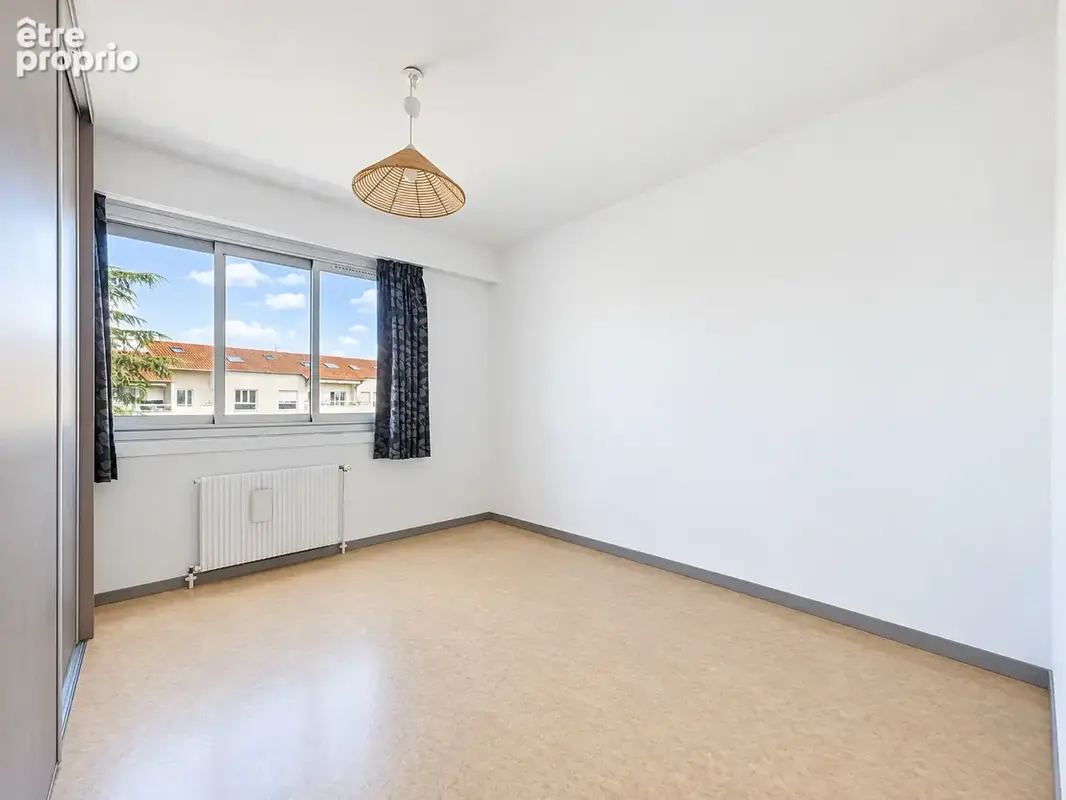 Secteur Charcot — Un appartement traversant de 106 m2, une nouvelle histoire à écrire. - photo 7