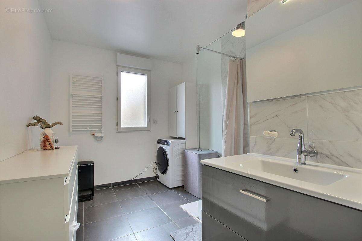 Appartement à BOIS-COLOMBES