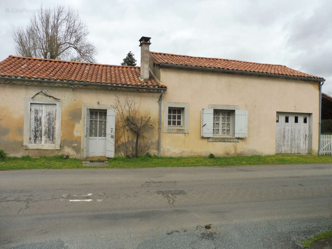 Maison à PONTEYRAUD