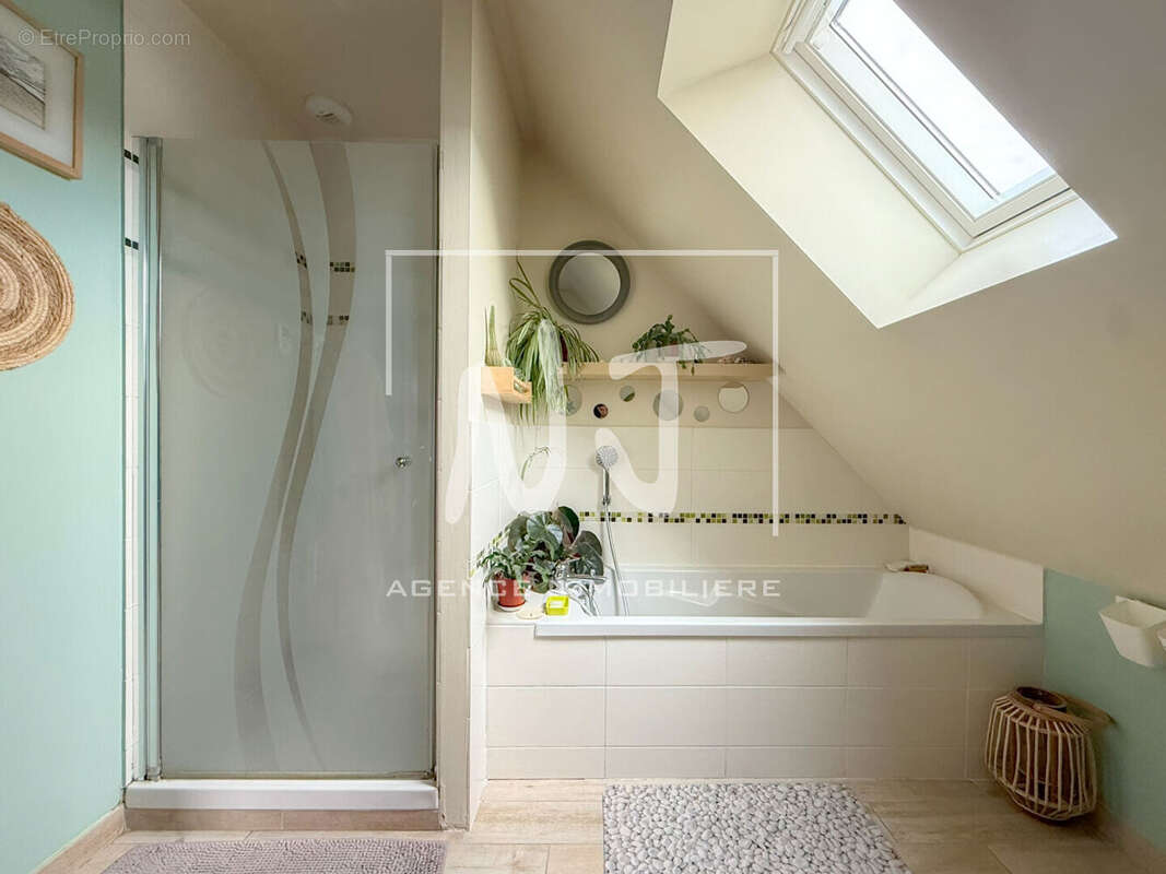 Maison à LES PONTS-DE-CE