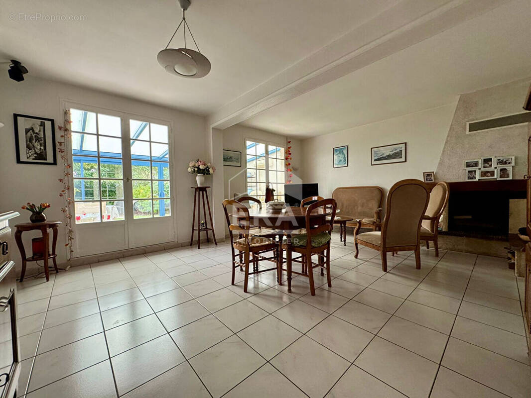 Maison à COMBS-LA-VILLE