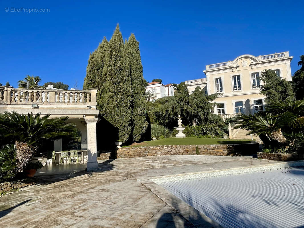 Autre à HYERES