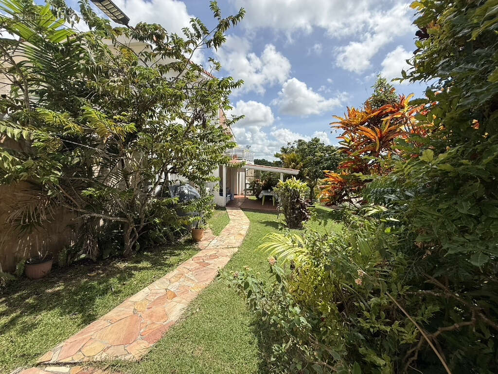 Maison à SCHOELCHER