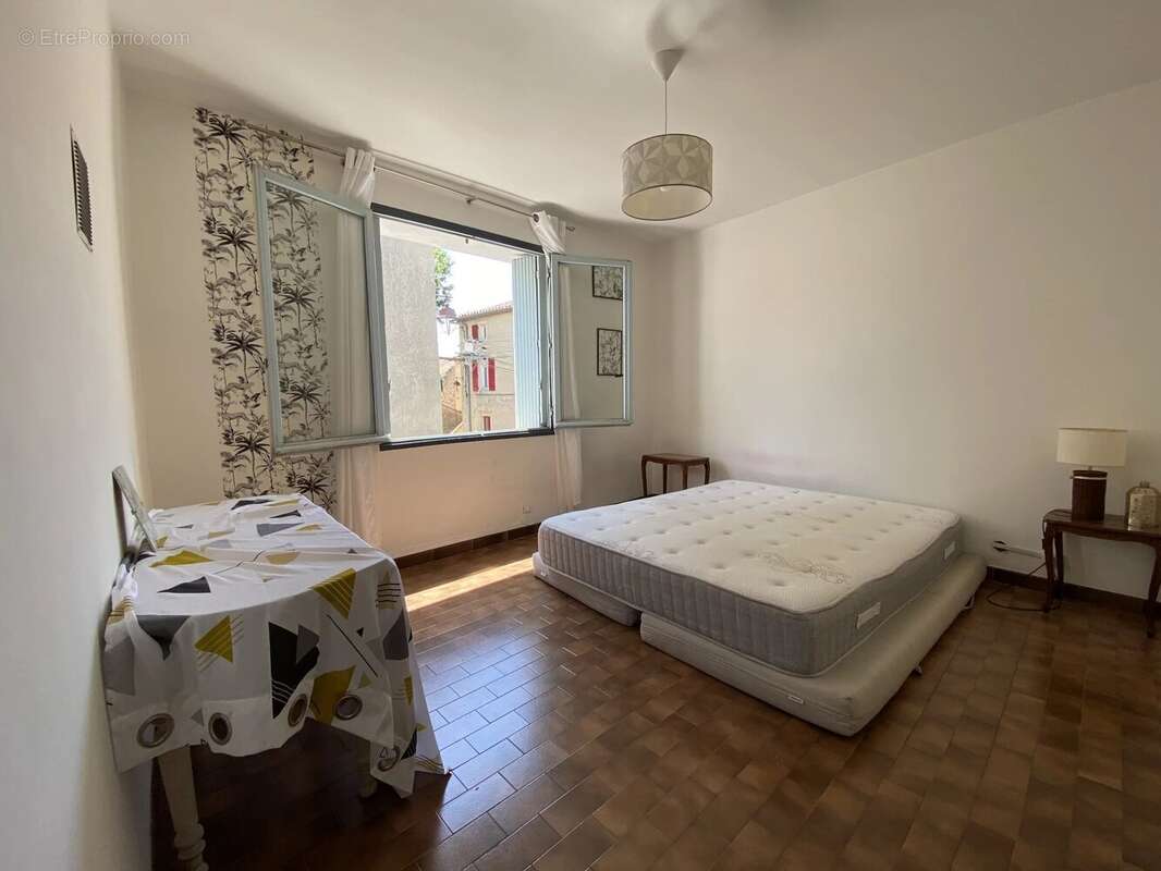 Grande maison de village avec 5 chambres et garage - photo 5