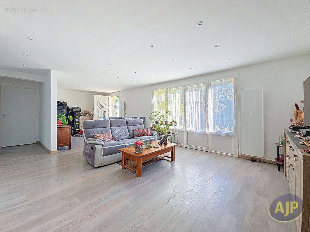 Maison familiale 6 pièces 124,50m² garages à Pessac - photo 2