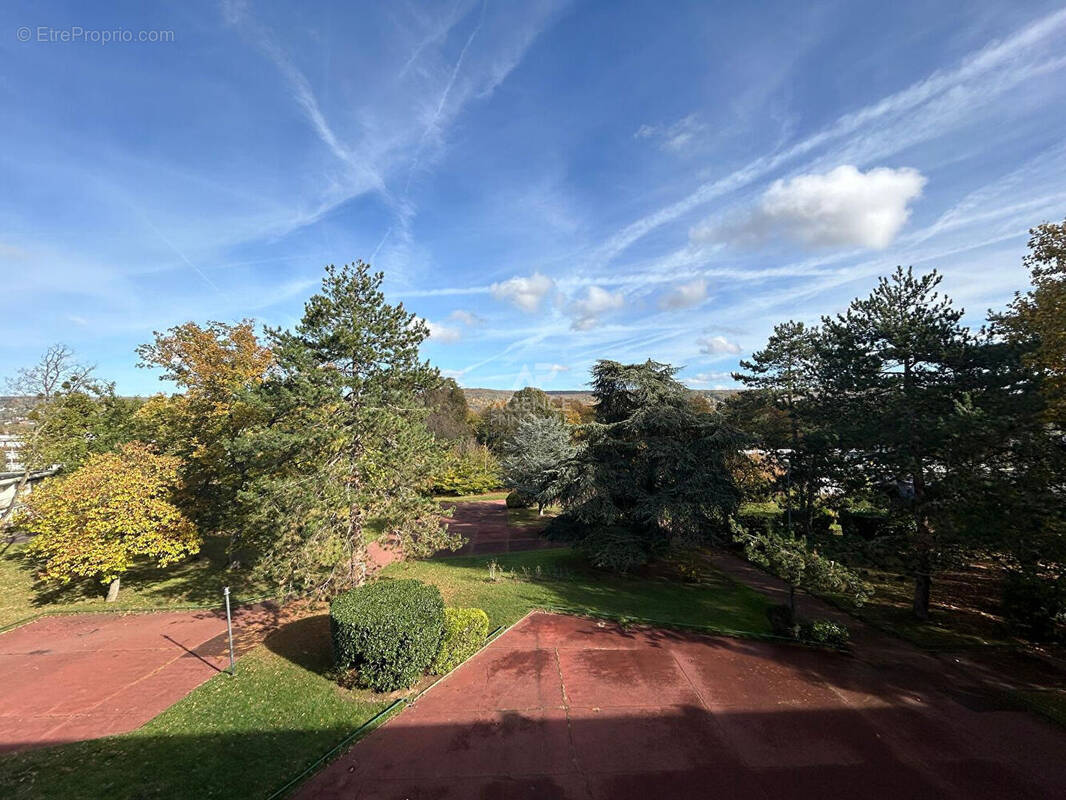 Appartement à VERNEUIL-SUR-SEINE