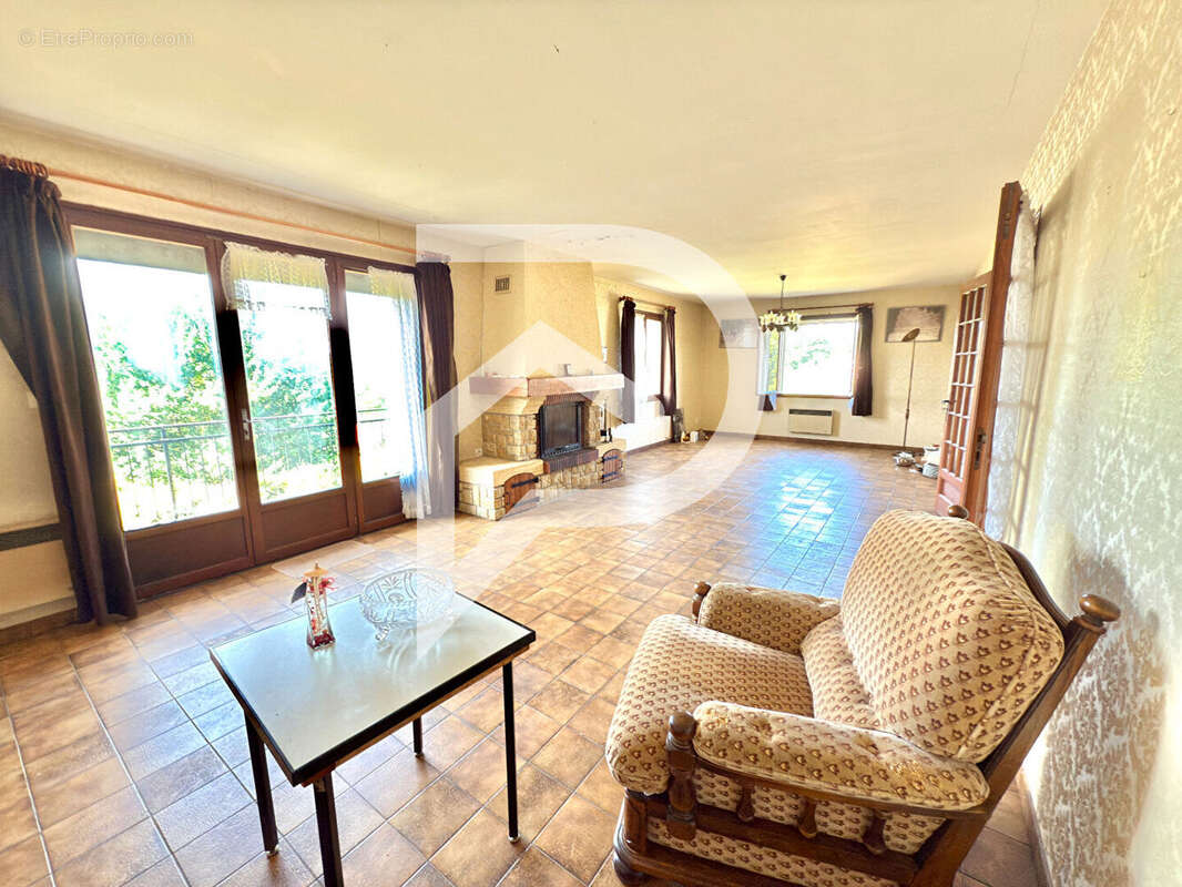 Maison à SAINT-MARTIN-LES-LANGRES