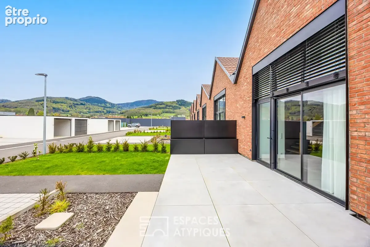 Loft contemporain en duplex et sa terrasse dans une ancienne friche industrielle - photo 5
