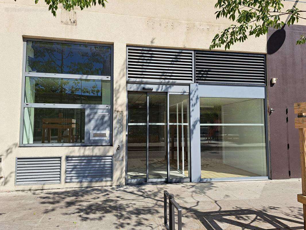 Local d'activité de 213 m² à Villeurbanne au prix de vente de 491 000 - photo 9